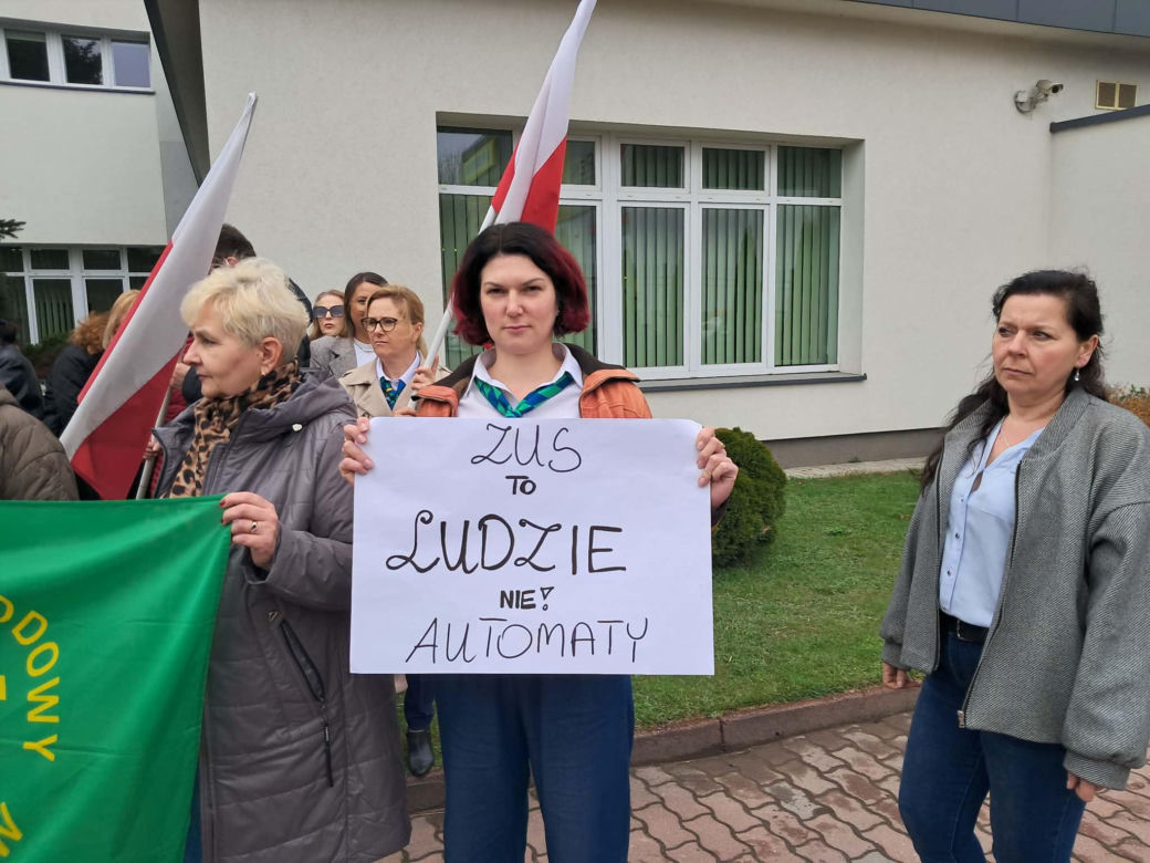 Protest pracowników ZUS-u w Starachowicach