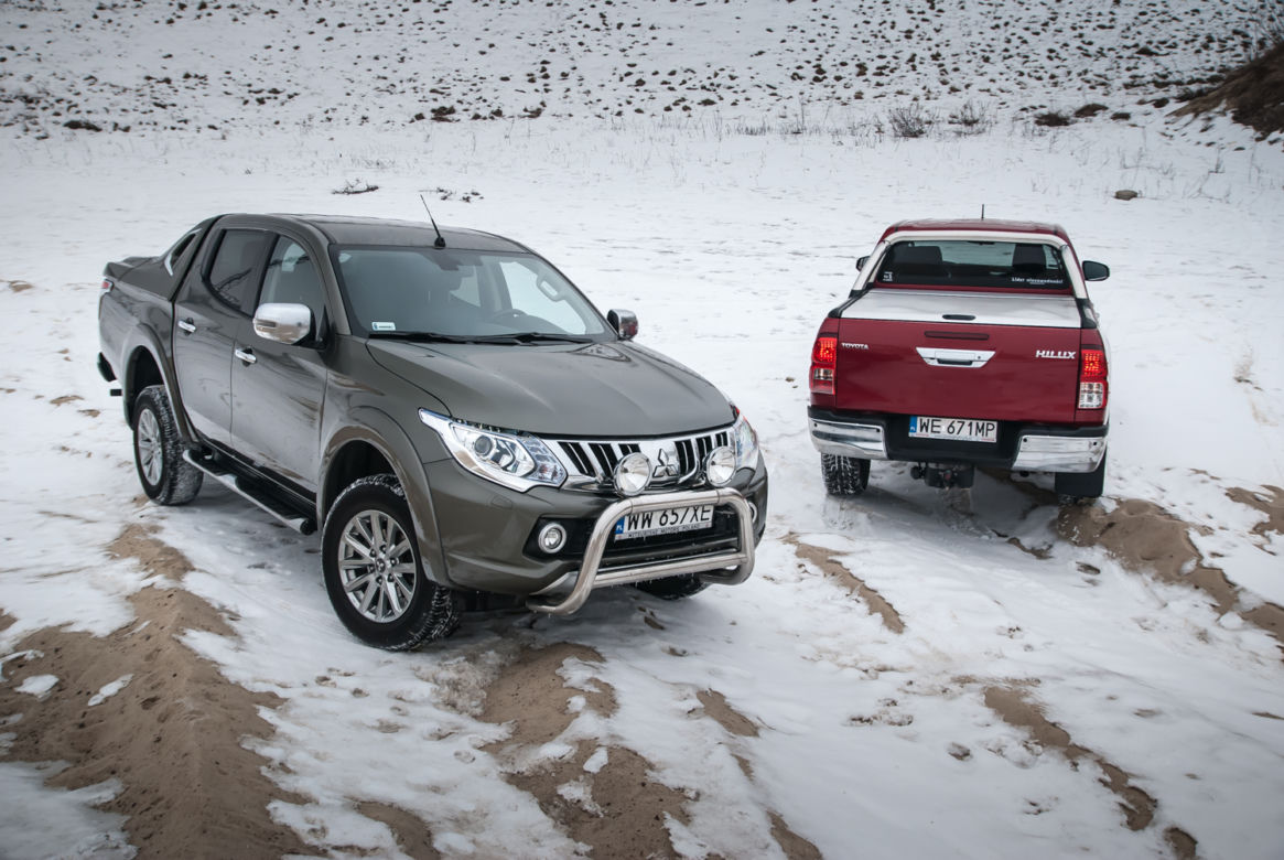 Toyota Hilux SR5 2.4 D-4D Mitsubishi L200 2.4 DID Instyle
