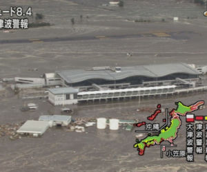 Japonia: Trzęsienie ziemi. Fala tsunami zalała lotnisko w Sendai