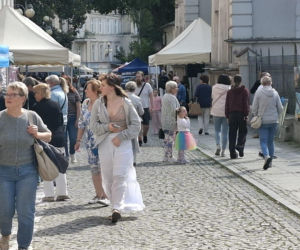Najkrótsza uliczka w Kaliszu świętuje! Święto Ulicy Niecałej ZDJĘCIA