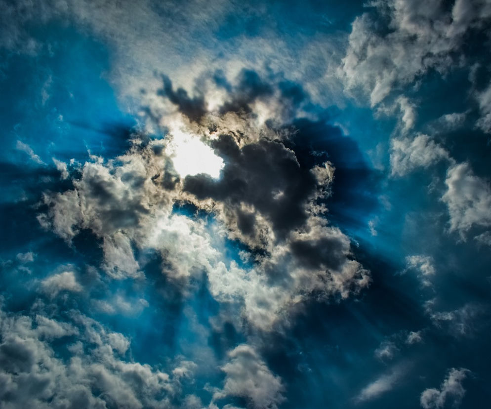 Przygotujcie się na ochłodzenie! Przed nami chmury, deszcz i spadek temperatury do 15°C [PROGNOZA POGODY WOJ. ŚLĄSKIE]
