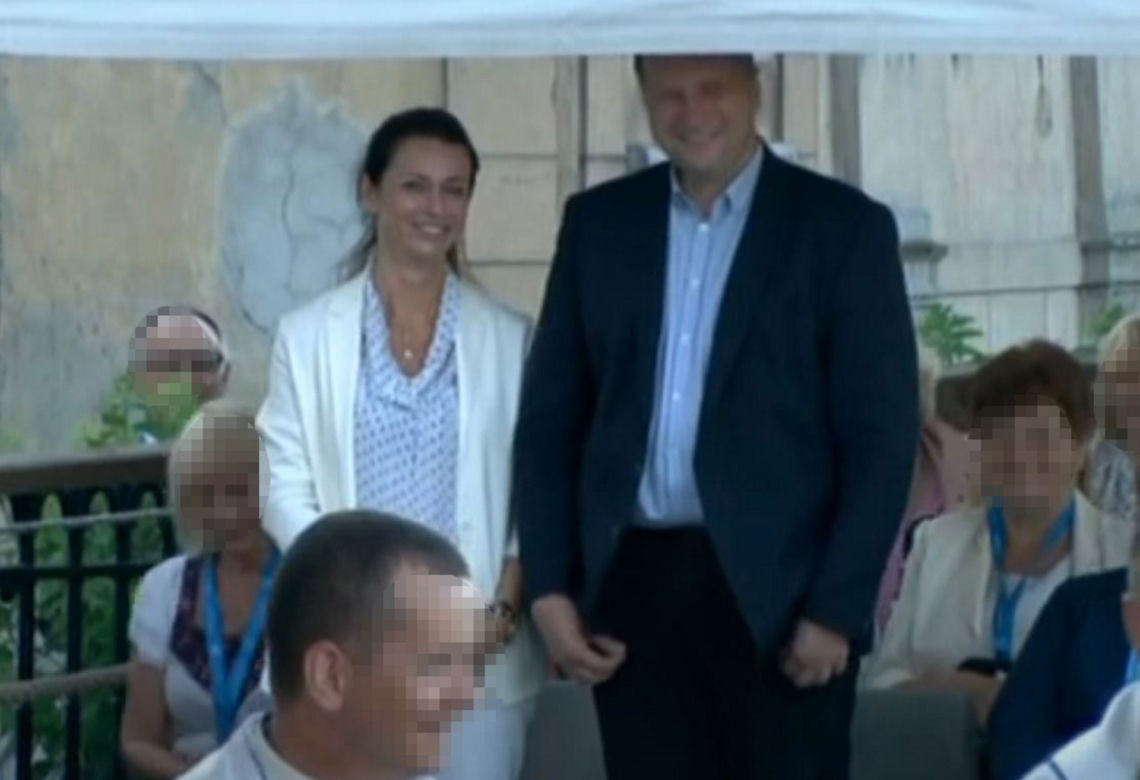 Czarnek z piękną żoną Katarzyną wybrali się na pielgrzymkę. Powitał ich Rydzyk