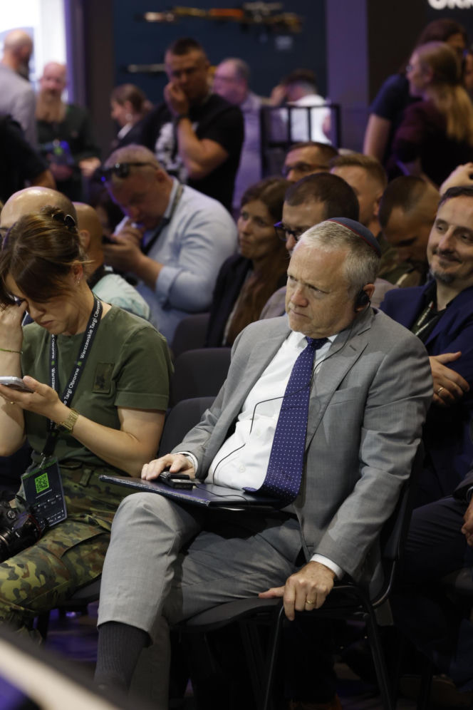 Ambasador USA Tom Rose na Warszawskich Targach Obronnych