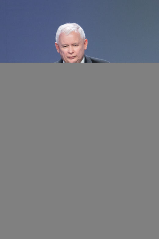 Jarosław Kaczyński przemawia w trakcie kongresu PIS