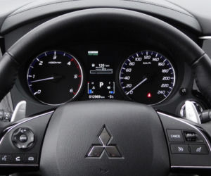 Mitsubishi Outlander 2.2 DID 6AT 4WD Intense Plus