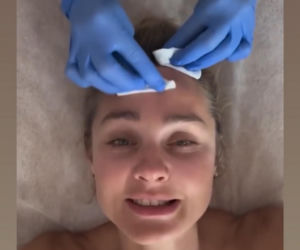 Małgorzata Socha pieści twarz prądem i światłem