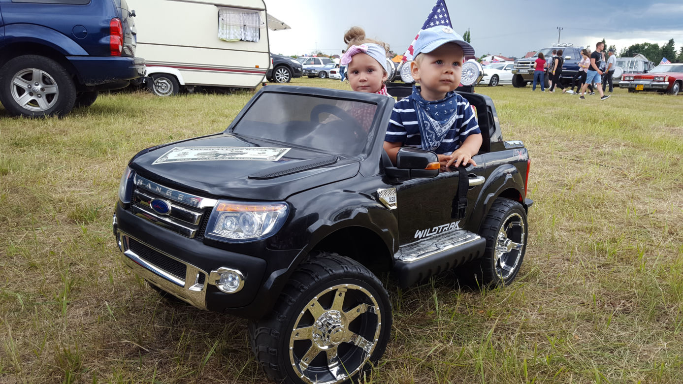 Ekipa ESKA Summer City na American Cars Manii