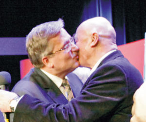 Prezydent  dał Tymowi  nalewkę