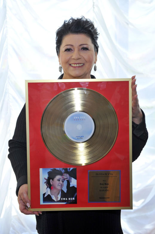 Ewa Bem usłyszała druzgocącą diagnozę. Pierwsza dama polskiego jazzu walczy z nowotworem: "Biorę chemię" 