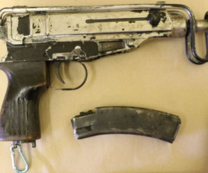 Miał przy sobie pistolet maszynowy i narkotyki. Co robił w Polsce?