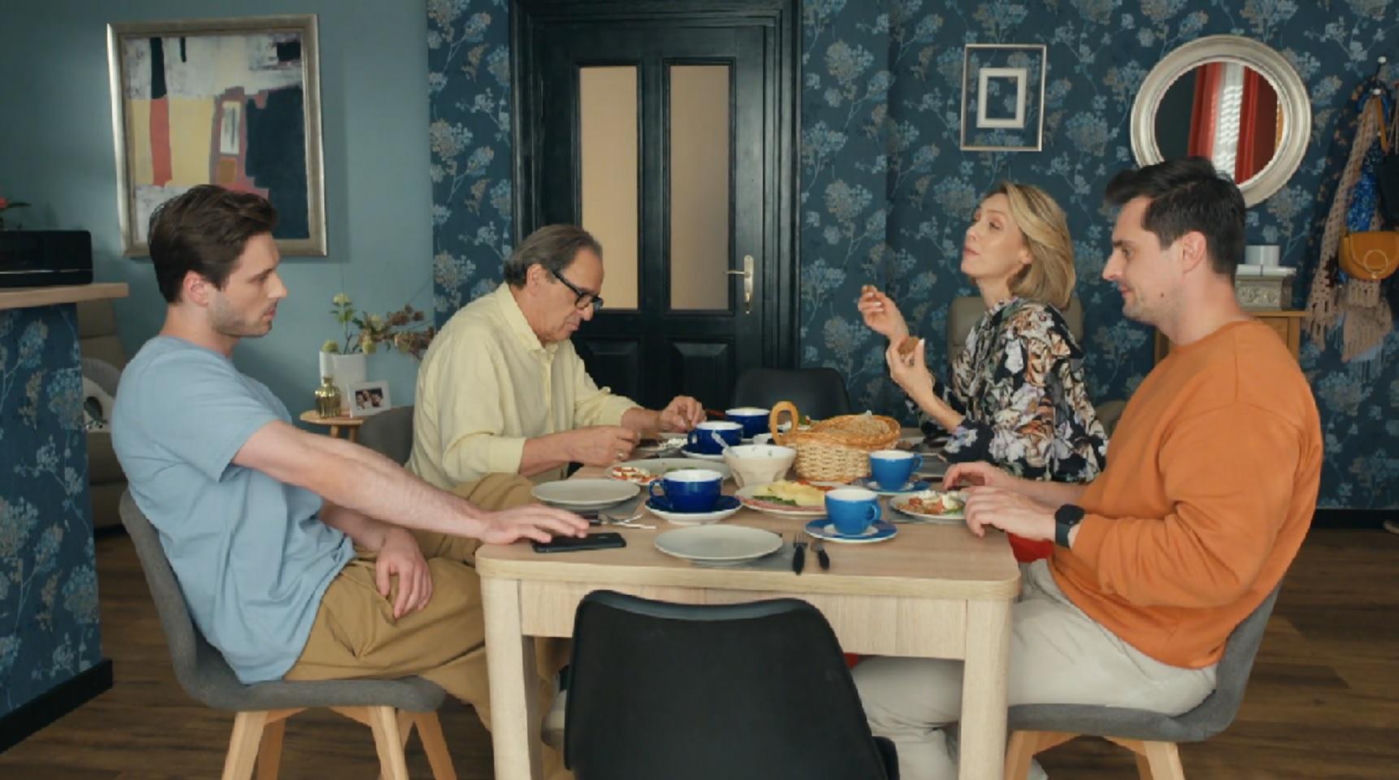 Barwy szczęścia, odcinek 3134. Cezary (Marcel Opaliński), Jerzy (Bronisław Wrocławski), Malwina (Joanna Gleń), Herman (Maciej Raniszewski)