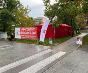 Protest pracowników sądownictwa: Tak wygląda czerwone miasteczko w Warszawie