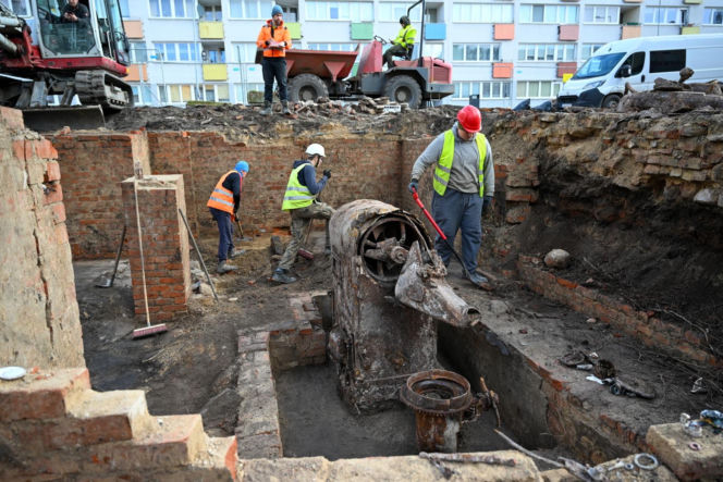 W piwnicy przedwojennej kamienicy znaleziono maszynę do palenia kawy