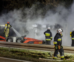 Zderzenie 5 pojazdów na A4. Paliła się ciężarówka! [ZDJĘCIA]
