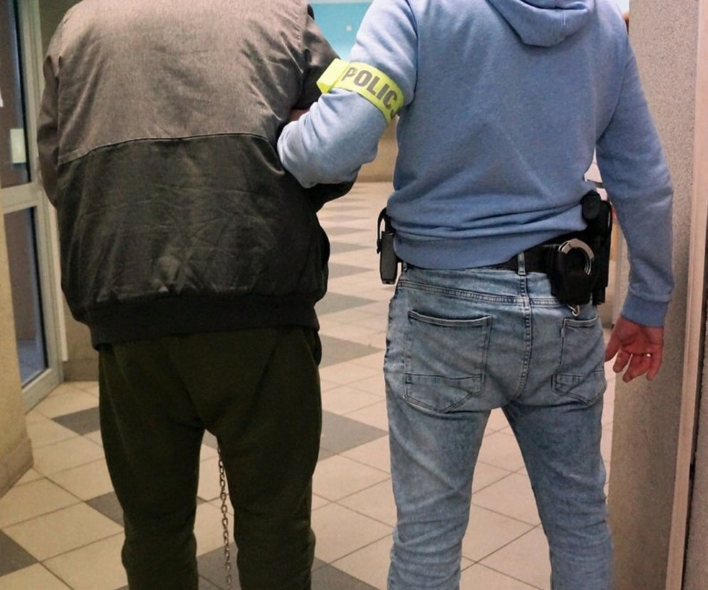 Bieruń. Zabójca nie miał litości dla Krystiana. Znaleziono go konającego na trawniku