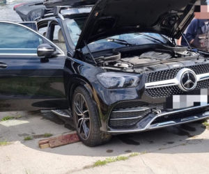 Mikołajki. Wodując skuter utopił Mercedesa