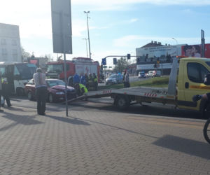 Wypadek w centrum Białegostoku. Voyager zderzył się z osobówką