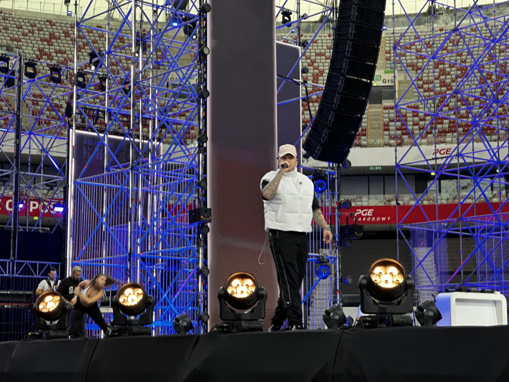 Roztańczony PGE Narodowy z VOX FM - trwają ostatnie przygotowania. Zobacz zdjęcia zza kulis