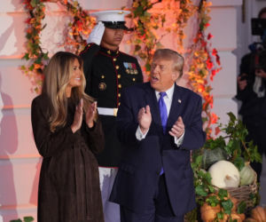 Cukierek albo psikus! Trump zaskoczył pod Białym Domem