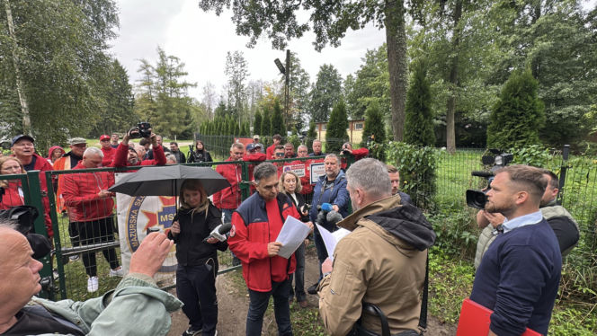 Komornik wszedł do bazy ratowników. Przez 48 lat ratowali ludzi. Sprzęt zabrali w ostatniej chwili