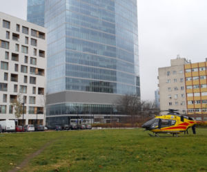 Atak padaczki w metrze. Śmigłowiec LPR lądował w centrum Warszawy