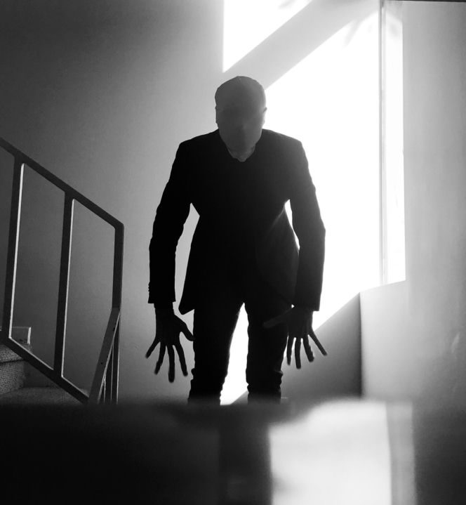 12-latka dźgnęła koleżankę, bo kazała jej postać z bajki. Jest na wolności!