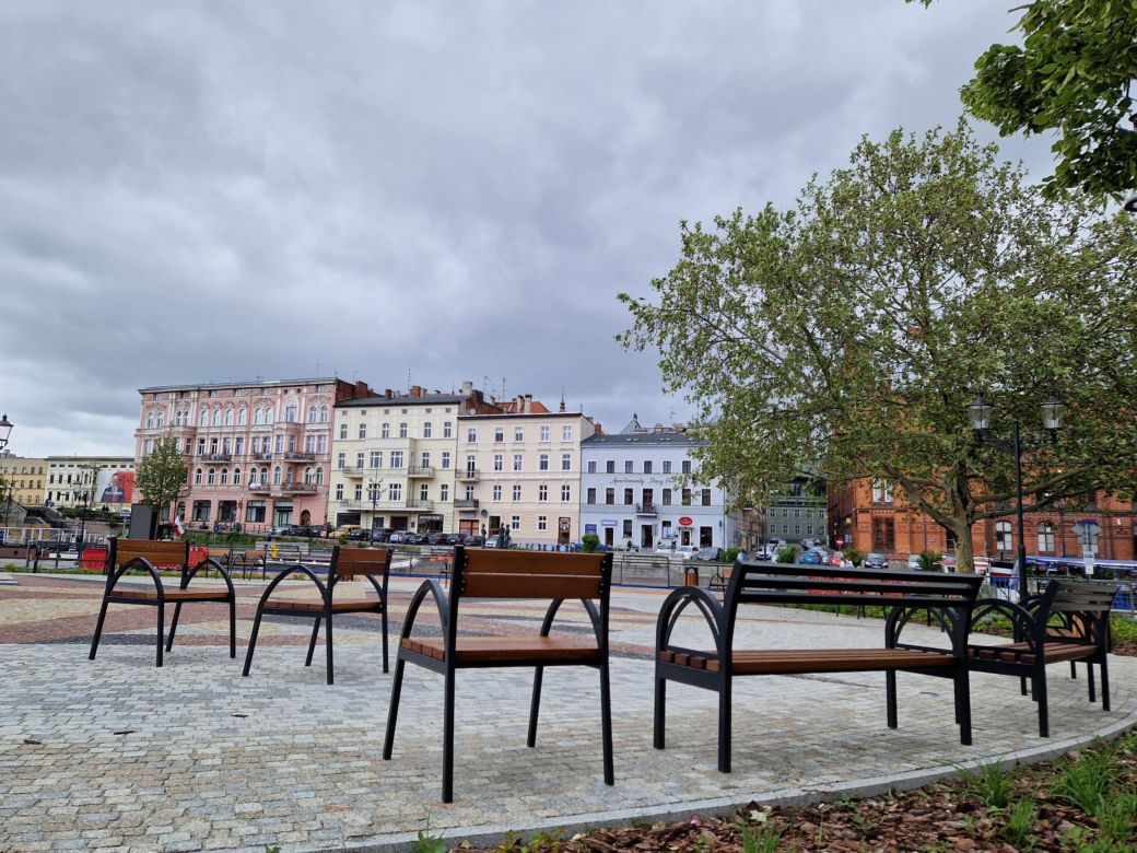 Rybi Rynek w Bydgoszczy niemal gotowy. Eleganckie nabrzeże już cieszy oczy!