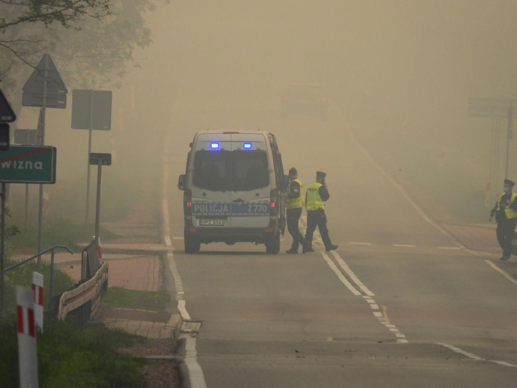 Strażacy walczą z potężnym pożarem na Mazowszu