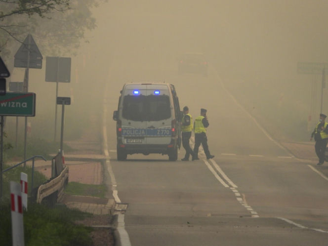 Strażacy walczą z potężnym pożarem na Mazowszu