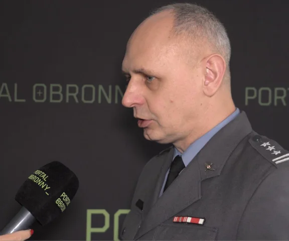 Płk Budniak: Kupujemy samoloty na lata - potrzebna jest ciągłość polityki i finansowania