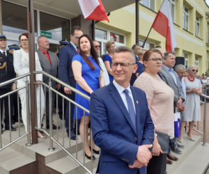 Dąbrówka Stany, gmina Skórzec: nowym wozem strażackim, po nowej drodze, do nowej szkoły