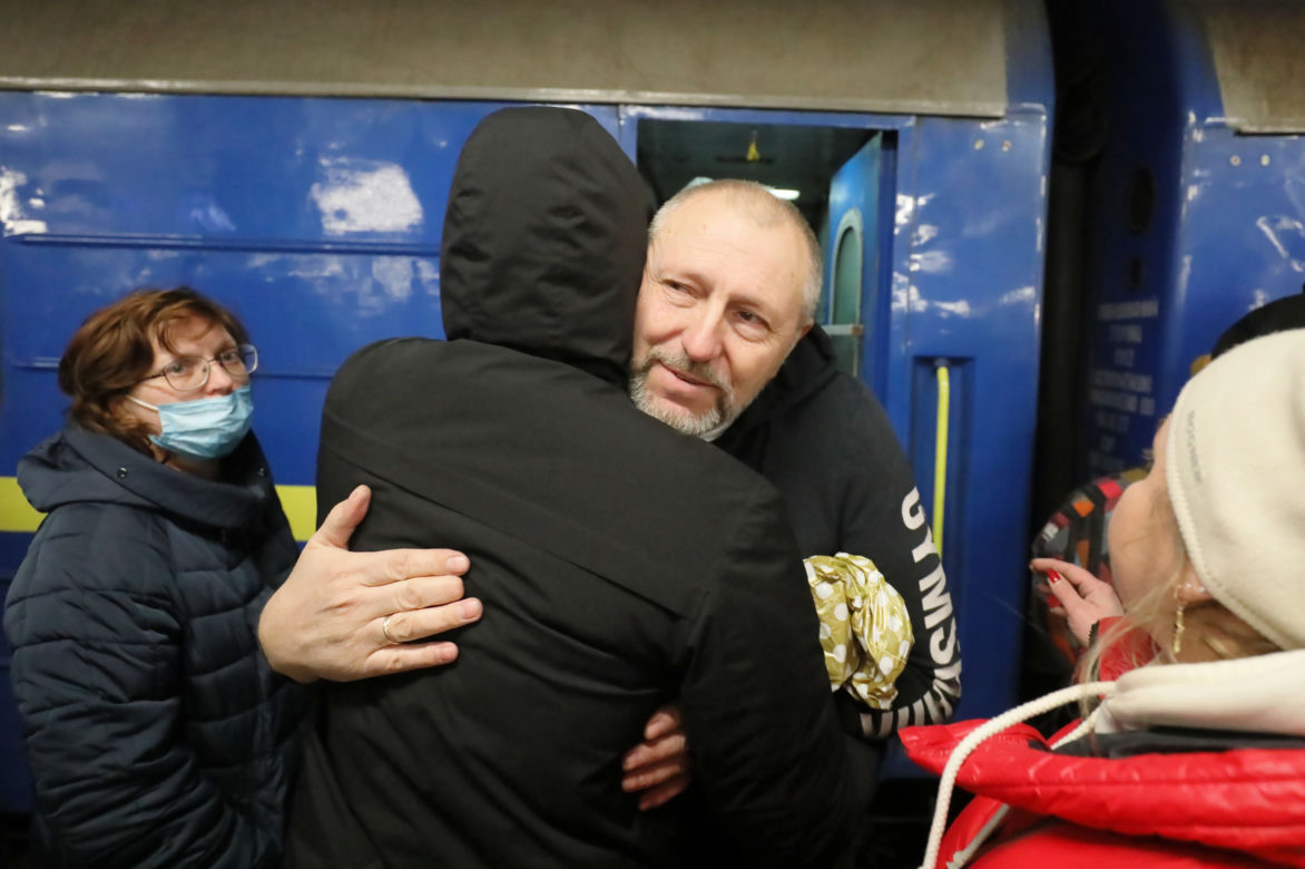 Warszawa: Przyjazd pociągu z uchodźcami z Ukrainy