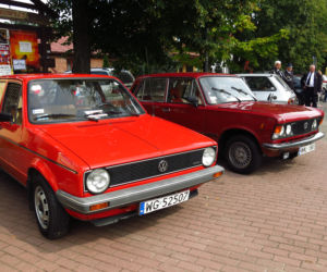 Zlot zabytkowych samochodów
