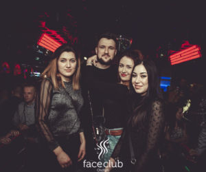 Defis w Face Club. Zdjęcia fanów z wokalistą