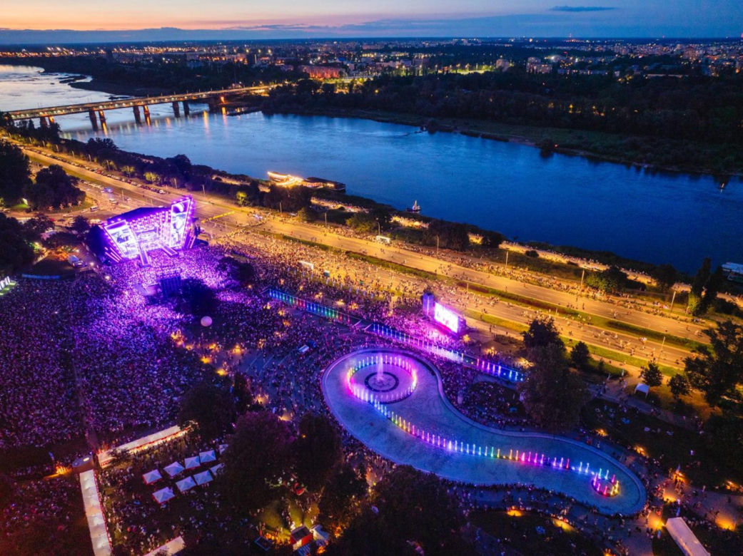 Tak Warszawa powitała lato. Wianki nad Wisłą 2024 