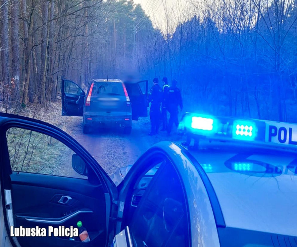 Uciekał policjantom, bo miał narkotyki i nie miał prawka!