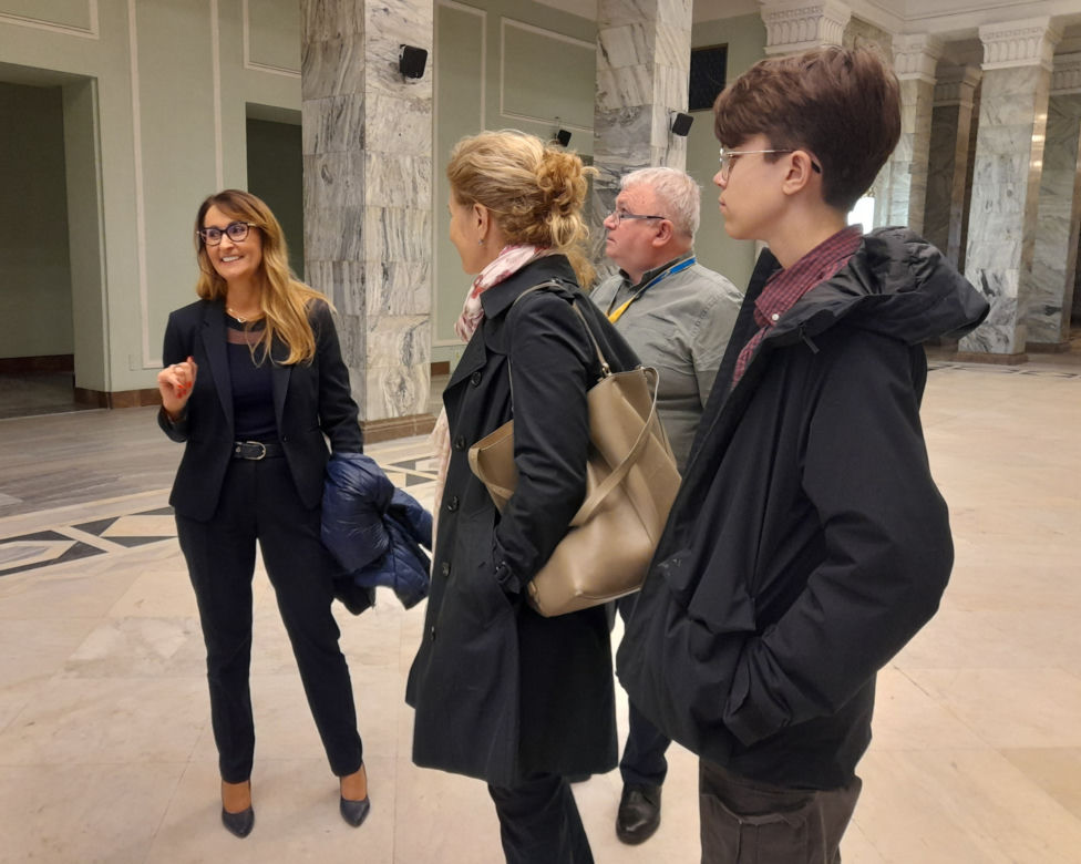 Wiceprezydent Warszawy przewodnikiem po Pałacu Kultury. Niezwykły spacer od piwnic po zegar