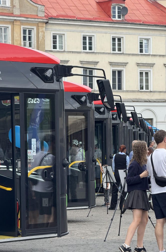 Nowe autobusy "XL" już wożą pasażerów. MPK Lublin kupiło 20 hybrydowych Solarisów