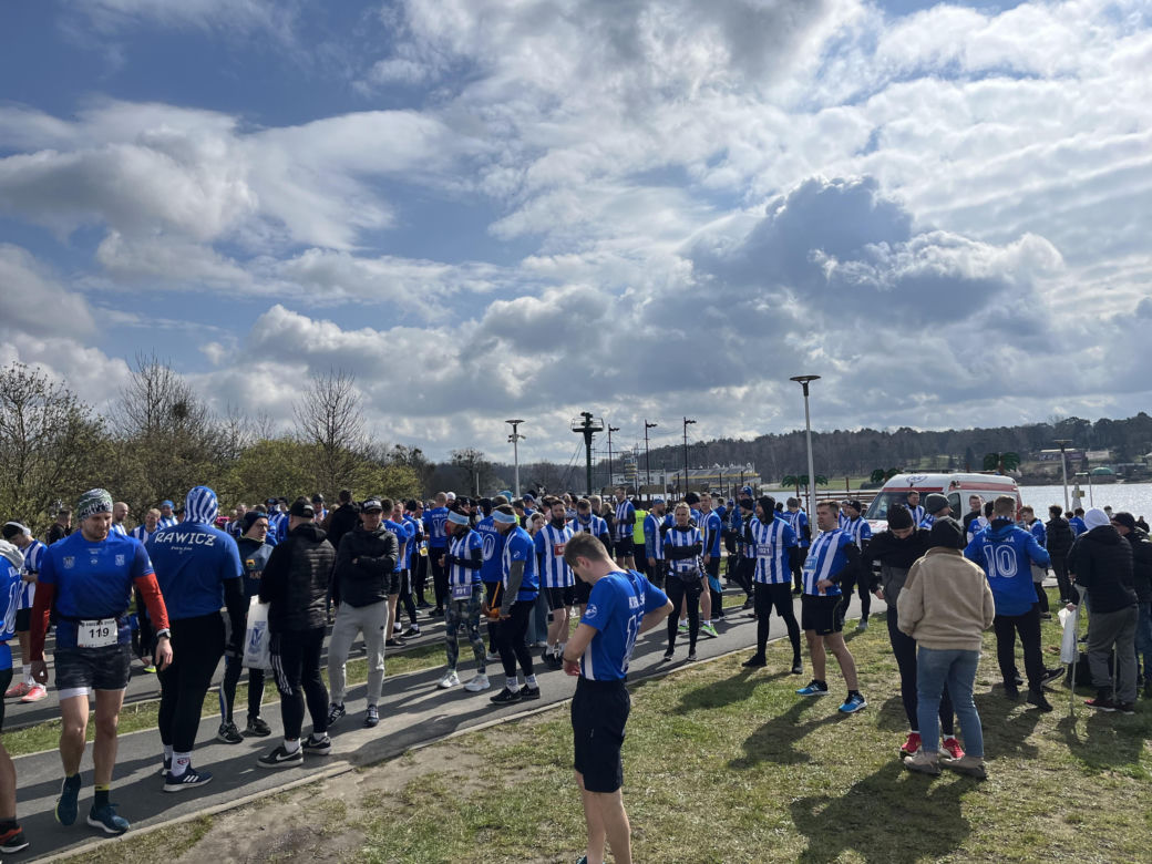 Kibolska Dycha 2024. Wyjątkowy bieg kibiców Lecha Poznań