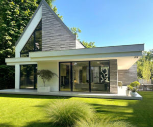 Forrest House to współczesna willa miejska autorstwa JABRAARCHITECTS, zaprojektowana na styku architektury i krajobrazu
