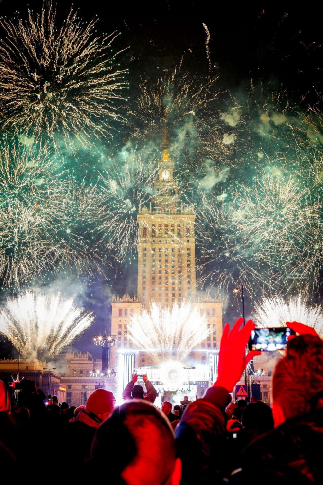 Sylwester w Warszawie sprzed lat. Tak stolica witała dawniej Nowy Rok