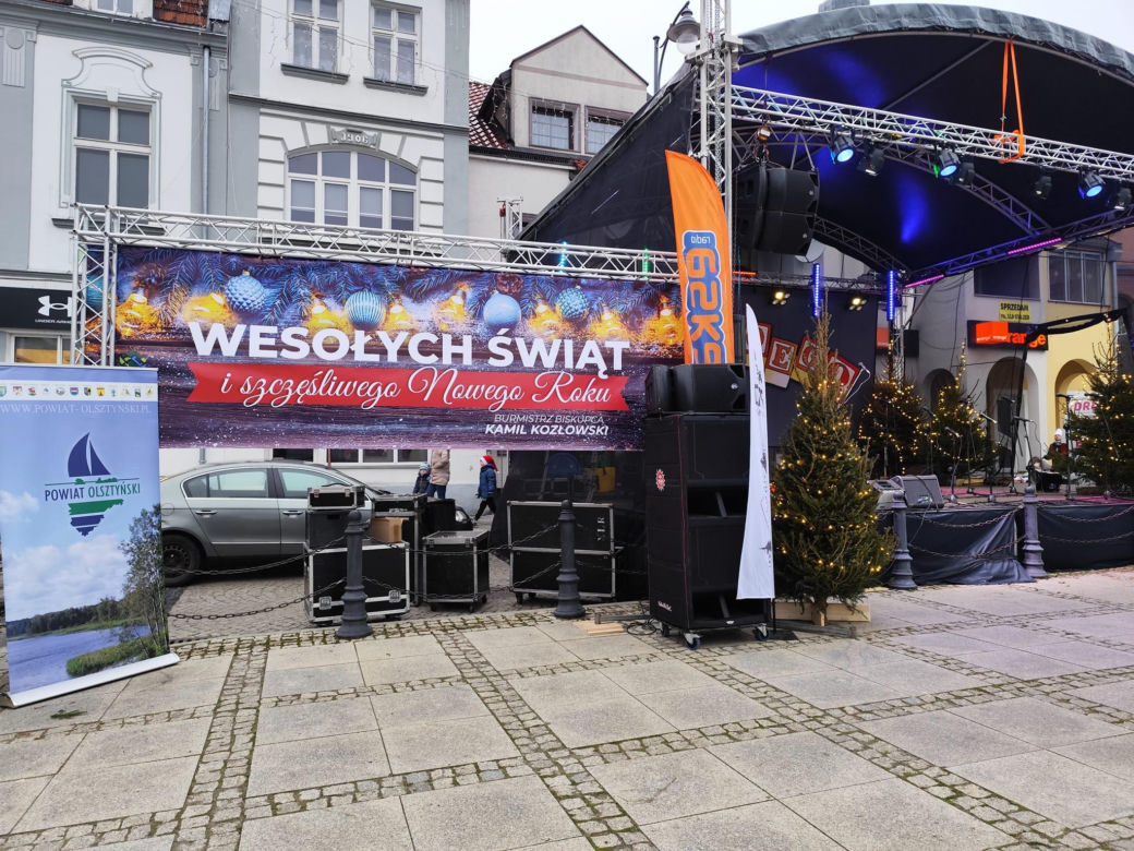 Jarmark Świąteczny w Biskupcu. Na scenie wystąpił zespół Arka Noego [ZDJĘCIA]