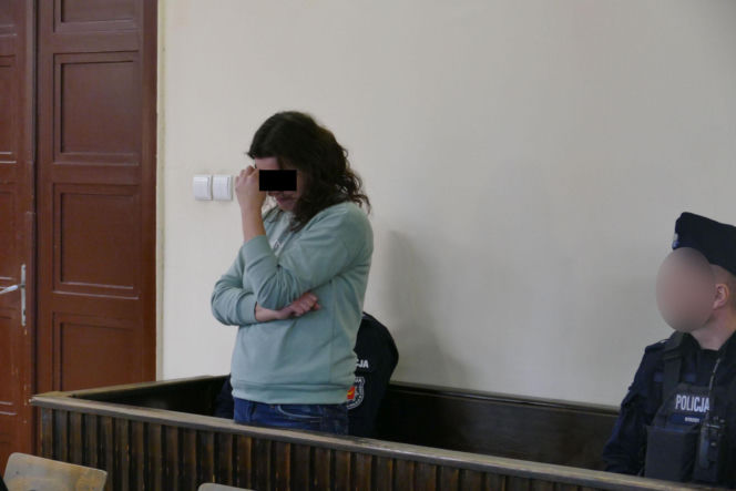 Urodziła i porzuciła dziecko obok pustostanu. Mała Wiktoria cudem przeżyła