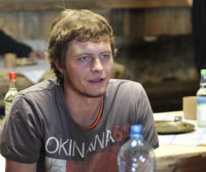 Tomasz Schuchardt kiedyś i dziś. Aktor słynie z metamorfoz, bywa niemal nie do poznania