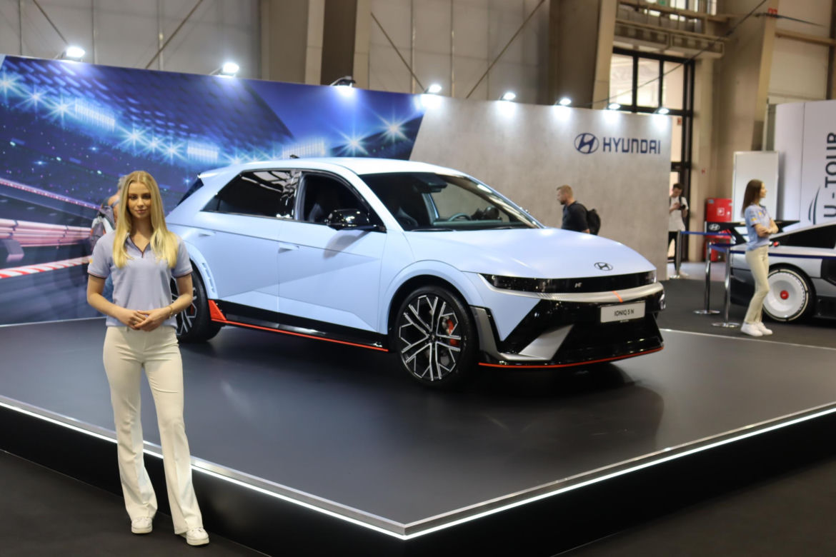 Poznań Motor Show - tak wyglądał piątek na MTP!