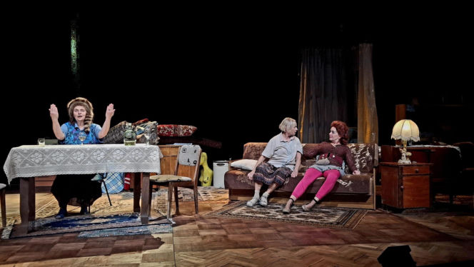 Groteskowa drama trzech kobiet. „Prezydentki” na deskach Teatru im. Wojciecha Bogusławskiego w Kaliszu