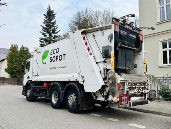 Opłaty za śmieci w górę! To wina systemu kaucyjnego