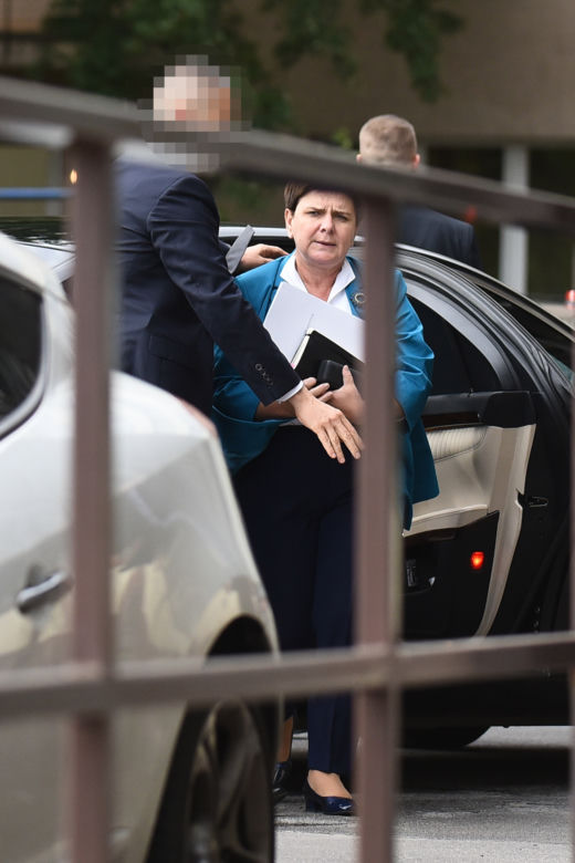 Szydło pojechała tłumaczyć się z billboardów