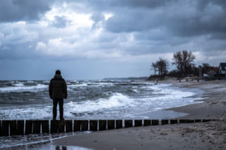 Chłodne powietrze polarne nad Polską. Kiedy spodziewać się burz?
