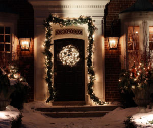 Świąteczne oświetlenie domu